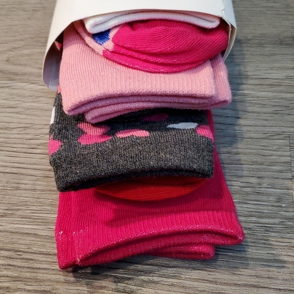 ♥️ NWT SET OF HEART SOCKS - Picture 8 of 9